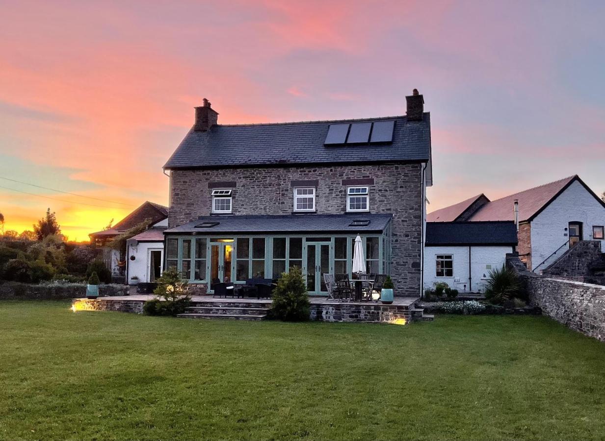 Ty Newydd B&B เบรคอน ภายนอก รูปภาพ