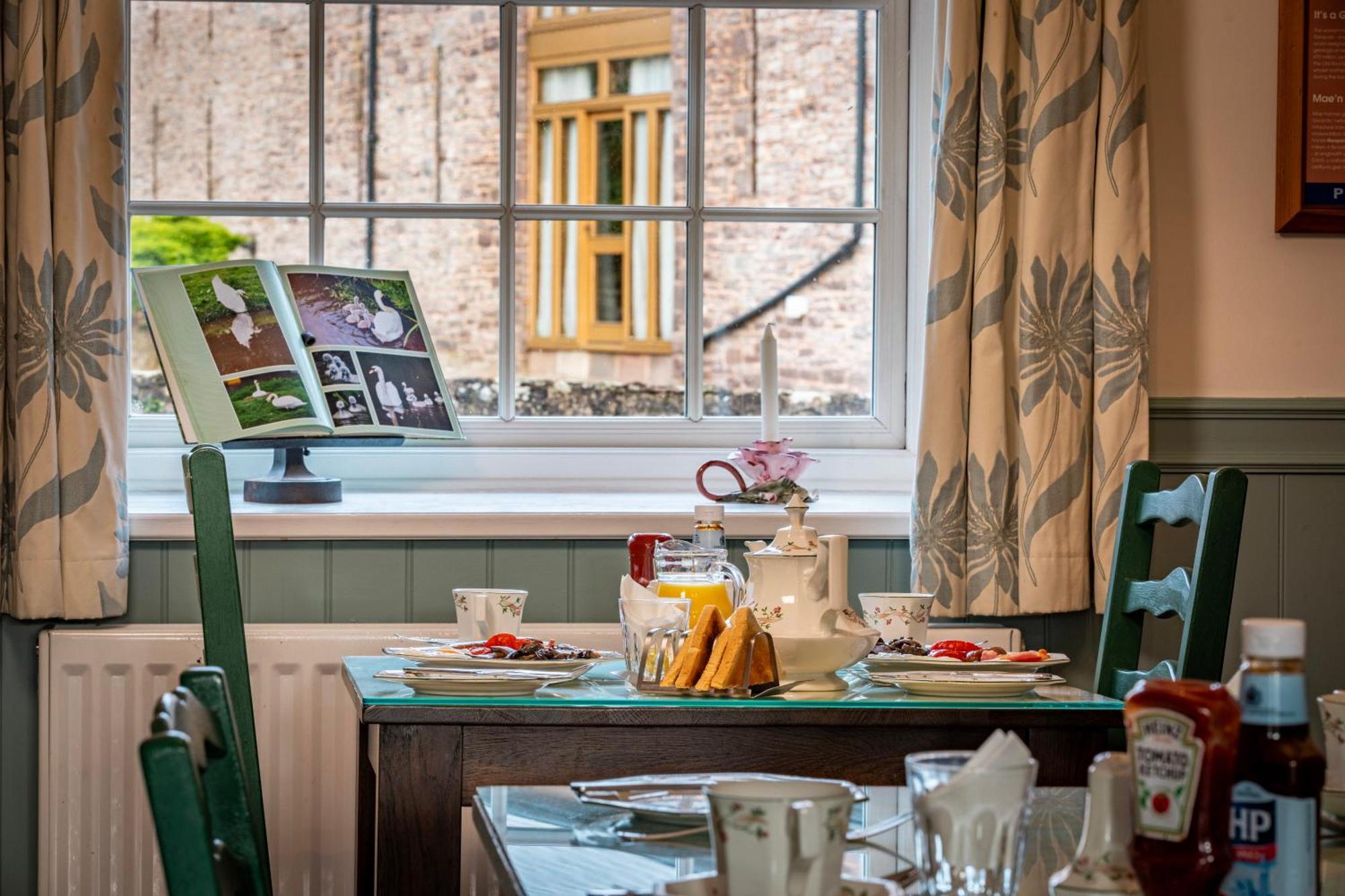 Ty Newydd B&B เบรคอน ภายนอก รูปภาพ