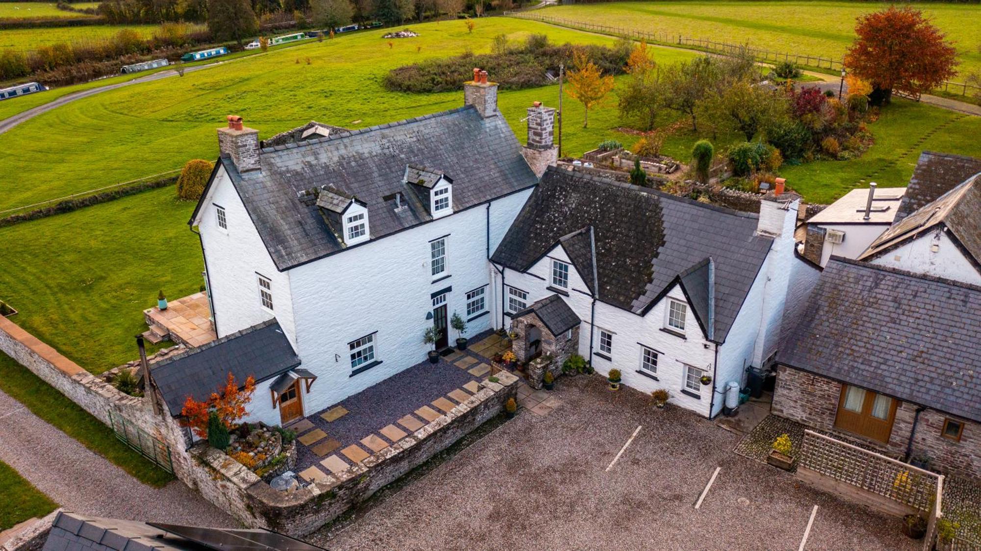 Ty Newydd B&B เบรคอน ภายนอก รูปภาพ